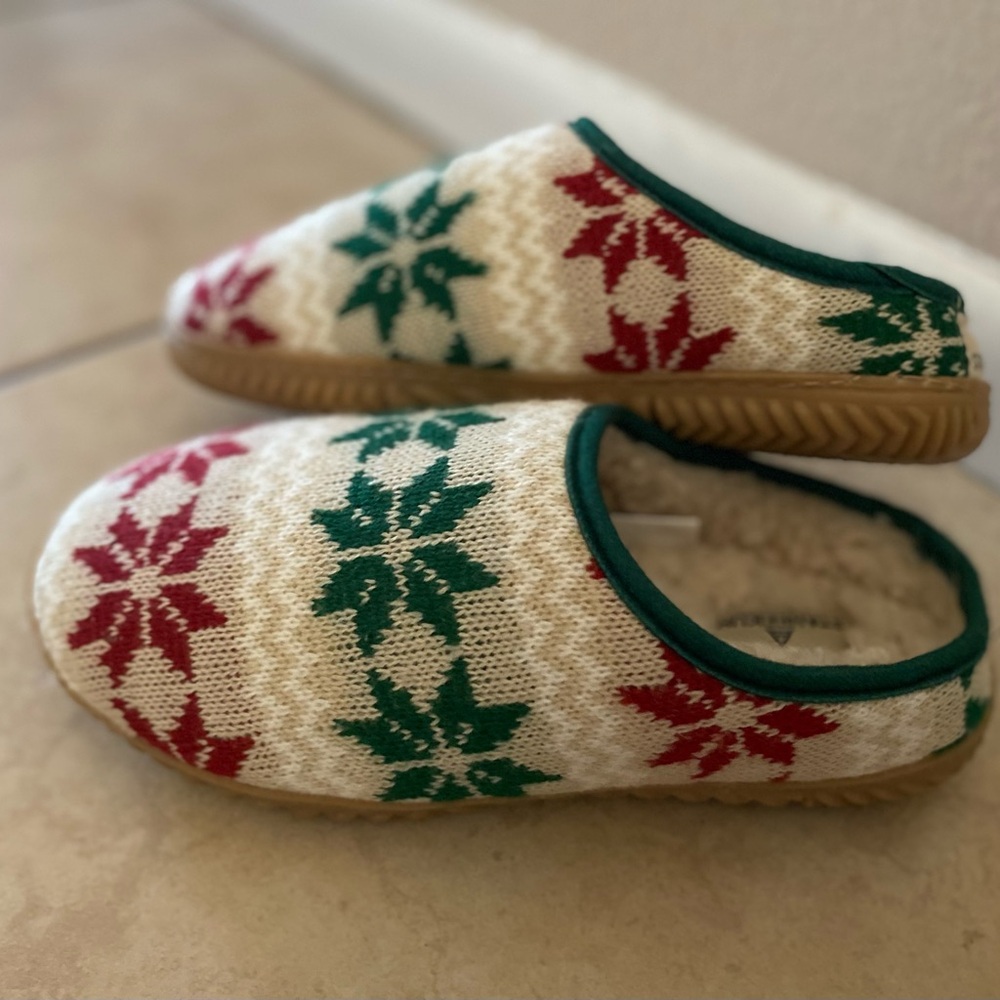 Rare Staheekum Women's Graphic Holiday Party Slipper Inside/Outside Cushioned  7